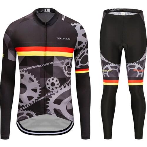 Black long-sleeved cycling shirt breathes and absorbs sweat cycling shirt