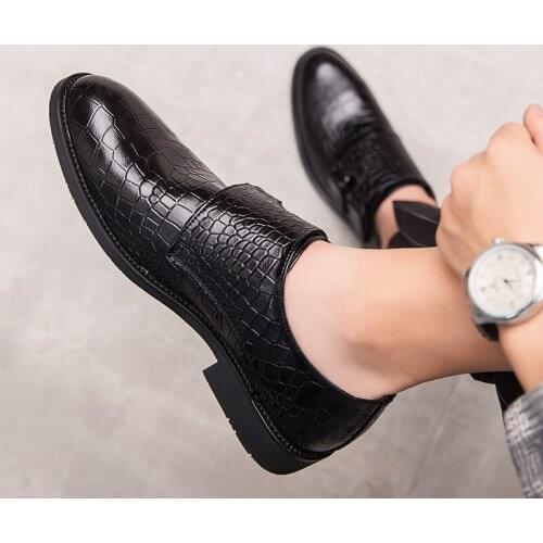 New Big Size Men Brogue Shoes Men Office Casual Men Pointed Toe Male Patent Leather Loafers Tassel Fashion Party Shoes