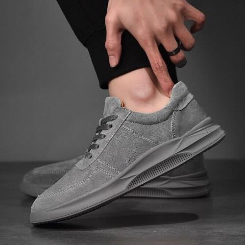 Casual Man Shoes Mens Causal Shoes Men Black Casual Fashion Man Leisure 2020 Sport Sports Slip On Mens Leather Vintage