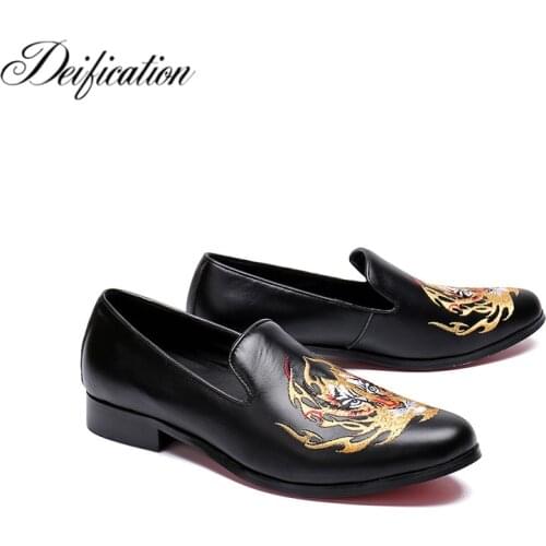 Luxury Brand 2018 Mocassin Homme Mens Loafers Leather Black Dress Shoes Slip on Smoking Slippers Chic Embroidery Party Shoes Men
