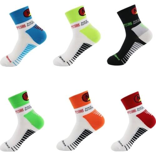 2 Pairs Men Breathable Socks Outdoor Activity Socks Sports Socks Cycling Socks