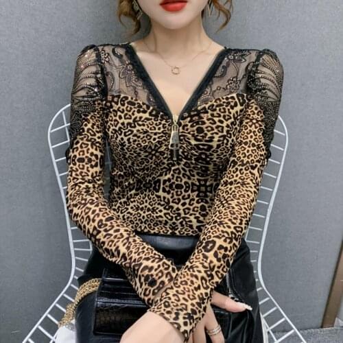 New 2021 Spring Long Sleeve Women t shirt Fashion Sexy V-Neck Mesh Tops Rhinestone Lace Leopard T-Shirt Plus Size