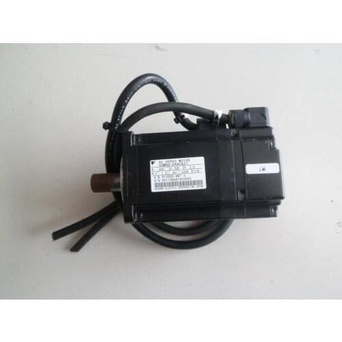 SGMAS-04ACA21 servo motor , used in good condition . 80% appearance new , good working , free shipping