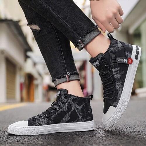 Classic Men Canvas Shoes Fashion High Upper Lace-up Casual Men Vulcanized Shoes Solid Cheap Shoes Men Sneakers Male Footwear