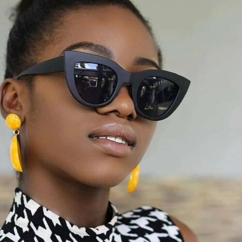 HKNA Vintage Cat Eye Sunglasses Women Luxury Designer Mirror Glasses Women Gradient Shade for Women Vintage Gafas De Sol Mujer