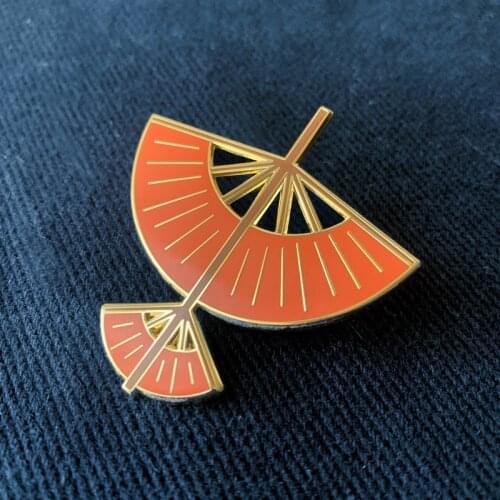 Sale Fan Enamel Pin Fashion Novelty Scarf Button Pins Cartoon Lapel Brooch Badge Gift for Best Friends Accessories Jewelry 2021