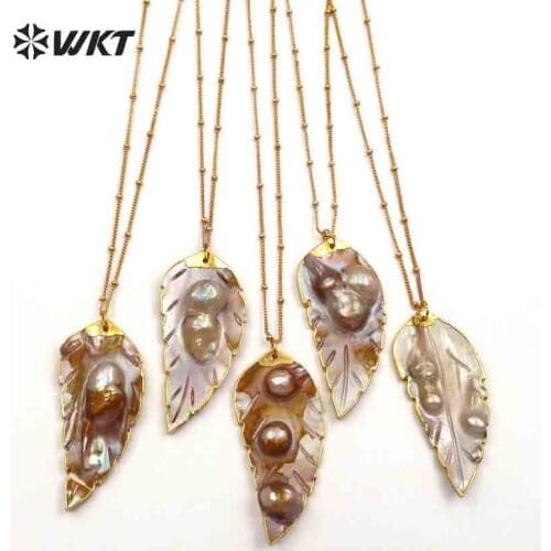 WT-JN054 WKT New Natural Shell Plant Shape Random Size Pearl Metal Link Ladies Elegant Pendant Necklace