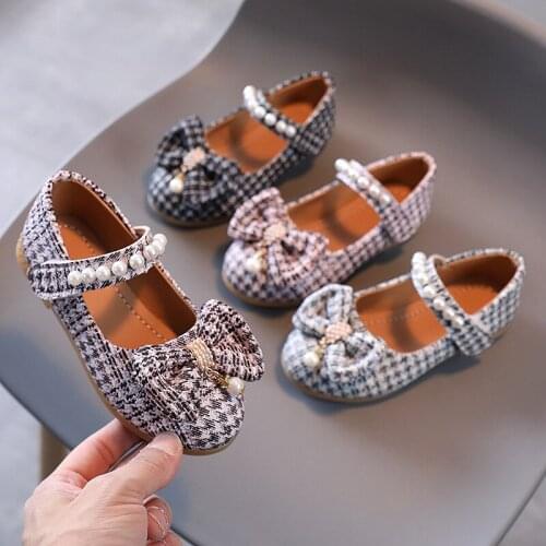 2021 New Childrens Flat Shoes Girls Princess Sandals Soft Bottom Leather Baby Dance Sweet Cute for Party Wedding Chic Hot New