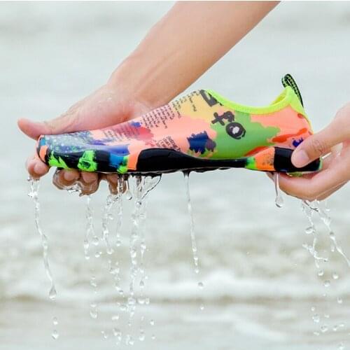 Weweya 2020 Men Water Shoes Women Children Sneakers Swimming Pool Aqua Shoes Diving Wading Beach Shoe Barefoot Family Sea Shoe