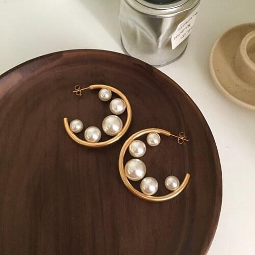 INS fashionable retro French European and American exquisite fashion exaggerated multiple pearl circle hoop earrings personality