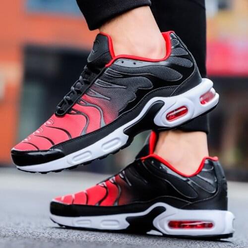 Men Sneakers Breathable Air Mesh Outdoor Sports Shoes Couple Mens Gym Shoes Running Shoes Light Loafers Designer Mens Shoes Plus