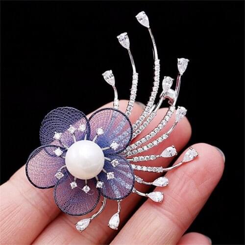 New Pearl Mesh Flower Brooches Cubic Zirconia Dress Pin Simple Fashion Fabric Corsage Women Luxury Brooch Jewelry