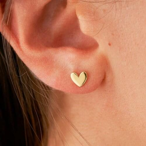 Korean version of Ins mini minimalist titanium steel earrings anti - allergic peach heart ear nails heart earrings