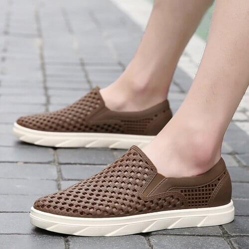 Summer Sandals Men 2021 New Hollow Out Breathable Lightweight Beach Casual Slip-on Flats Male Shoes Plus Large Size 39-40 MS001