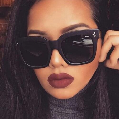 Square Rivets Fashion Luxury Sunglasses Women Brand Designer Man/Women Glasses Classic Vintage UV400 Outdoor Oculos De Sol