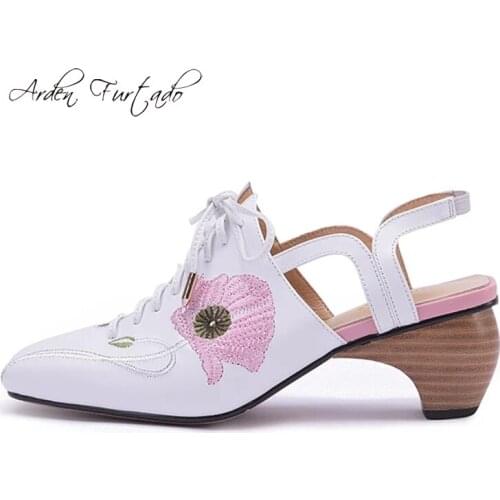 Arden Furtado summer 2019 fashion trend womens shoes elegant concise mature pure color special-shaped heels flowers pumps