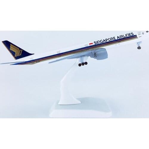 18CM 1:400 Air Singapore Airplane Airlines B777 Diecast Aircraft Model with Base Landing Gear Alloy Collectible Display Toy Gift