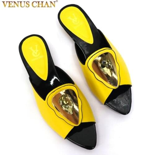 New Arrival Nigerian Women Party Pumps Decorated with Rhinestone Plus Size Women Shoes 43 Ladies Dress Shoes Slip on Italy Shoes