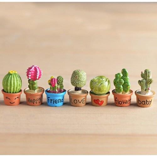 Set of 7/7 PCS Dollhouse Accessories Mini Cactus Plants for Dollhouse Decor Mini Pretend Doll Accessories Toy Random