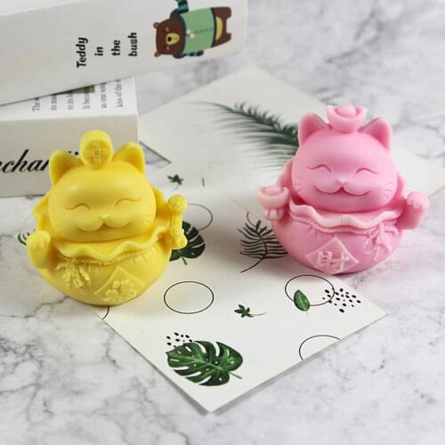 Lucky Cat Fondant Silicone Mold Aromatherapy Gypsum Car Auto Air Clip Chocolate Mould