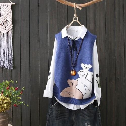 Women 2021The New Fashion Bear embroideryLoose Knitted Vest Sweater V Neck Sleeveless Side Vents Female Waistcoat Chic Tops