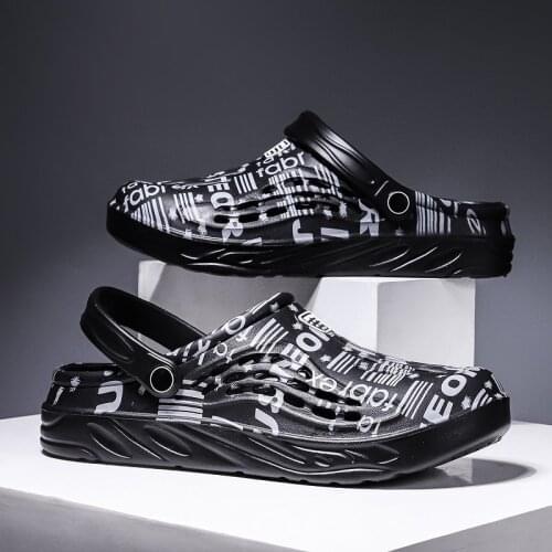 Couple Clogs Men Sandals Men Shoe Summer New Fang Man Hoof Thongs Stamp Garden Beach black Big Size Slippers for Mens Shoes