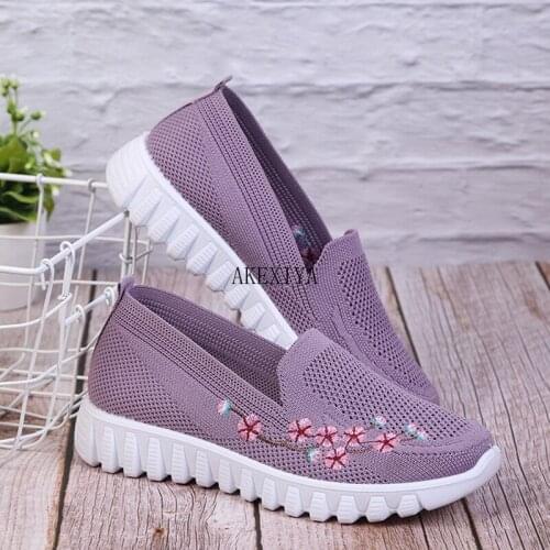 Spring and Autumn Mesh Womens Casual Shoes Fashion Super Light Soft Sole Shoes 2021 New Womens Shoes Breathable Mother Shoes