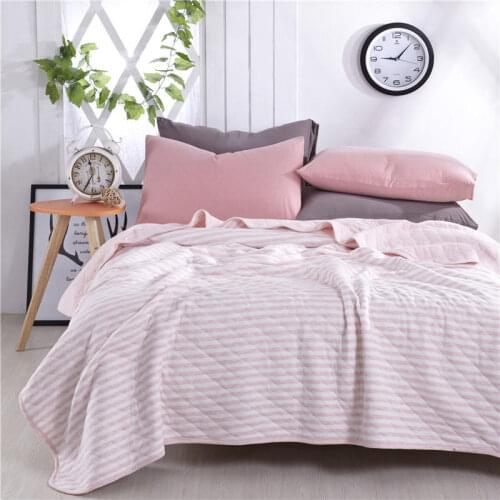 Super Soft Knitted Skin-Friendly Fabric With Wide Stripe Summer Blanket and Quilted Quilt for Family in Homes and Hotels