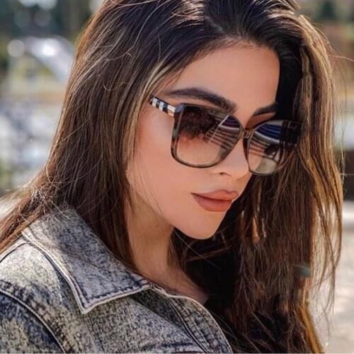 Classic Fashion Luxury Brand Design Oversized Cat Eye Sunglasses Women Men Vintage Gradient Stripe Big Frame Sun Glasses UV400