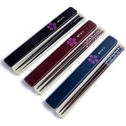 2pcs Japanese Wood Chopsticks Set Natural Handmade For eating Sushi Chinese Food With Plastic Box Portable Travel Home Tableware