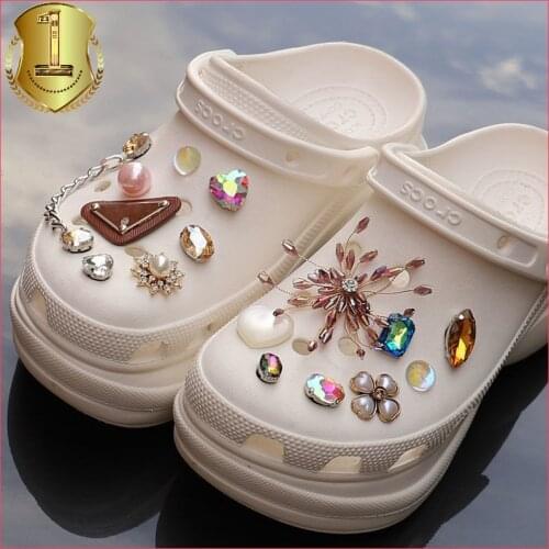 Rhinestone Croc Charms Designer DIY Pearl Flowers Shoe Decoration Chains Clogs Kids Women Girls Gifts Charm for Croc JIBS