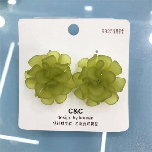 2020 New Korean Style Transparent Acrylic Flower Petal Stud Earrings For Women Students Sweet Fashion Jewelry