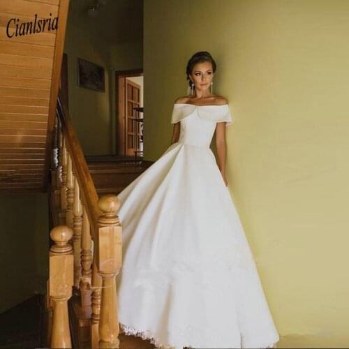 Vintage Boat Neck Satin Ball Gown Wedding Dresses Off The Shoulder Short Sleeve Simple Bridal Wedding Dress Vestido de Noiva