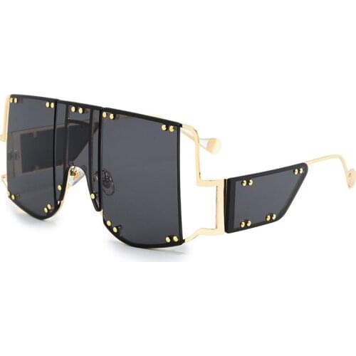 Oversized Square Goggles Unique Women Sunglasses Fashion Rivets Metal steampunk Men Sun Glasses Shades trending UV400 Oculos