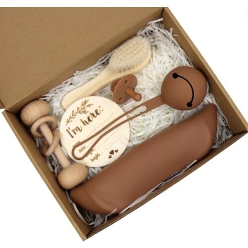 Hot sales baby Dinnerware set Silicone Bib baby bath brush set toy teether rattle milestone newborn baby gift set