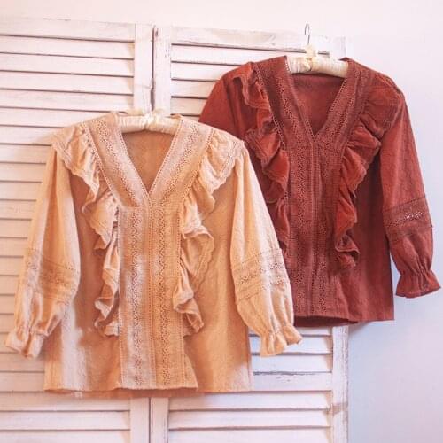 Korean Style Literary Vintage Embroidery Blouse Lace V-Neck Lantern Sleeve 2020 Spring Autumn Women Shirt