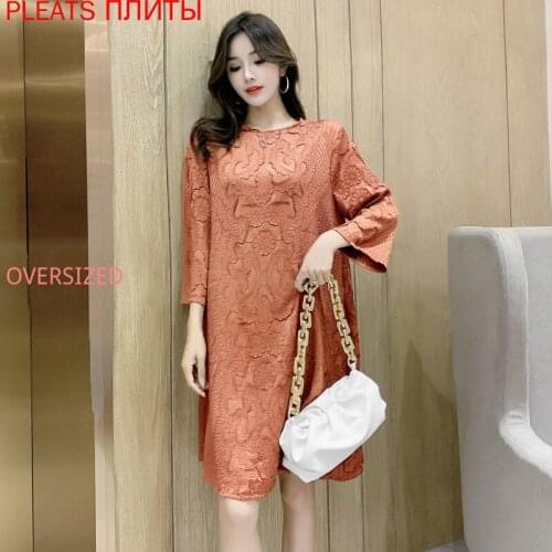 New Womens Autumn and Winter Fashionable Embossed Temperament Loose Round Neck Leisure Long Sleeve Dress MIYAKE Pleats Dresses