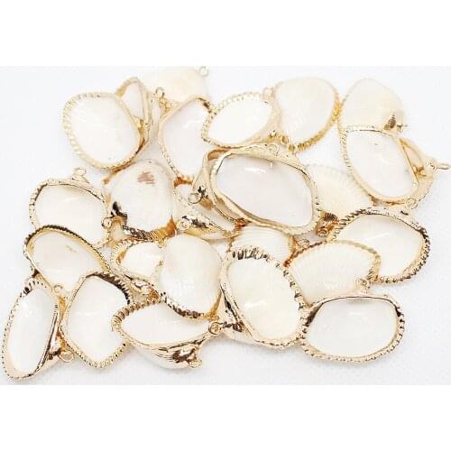 5Pcs 2019 New Natural Shell Pendants Charms White Color Size 22*28mm DIY Jewelry For Necklace Or Earrings Whosale Price