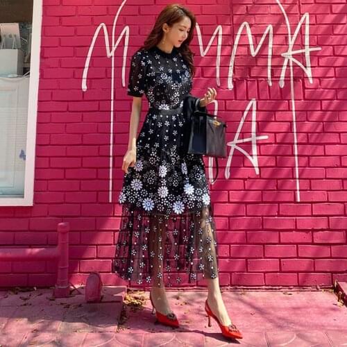 Runway Daisy Flower Embroidery Lace Mesh Dress Women Fashion Short Sleeve Elegant Ruffles Long Dress Female self-portrait Dress