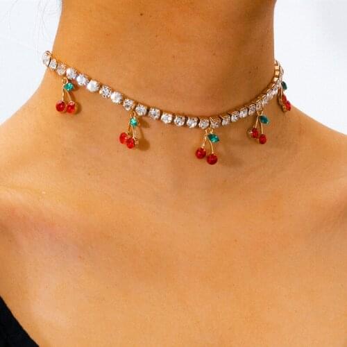 Women Fashion Crystal Cherry Pendant Necklace for Women Sweet Charm Rhinestone Chain Choker Necklace Jewelry Gifts