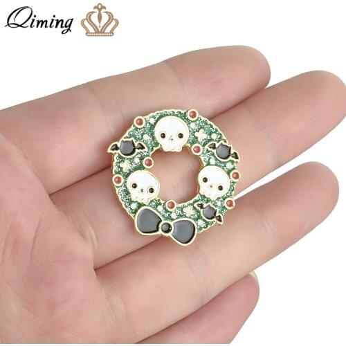 QIMING Gingerbread Skeleton Bat Enamel Bag Lapel Pins Brooch Skull Wreath Christmas Halloween Jewelry For Friends