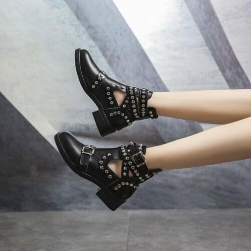 2021 Autumn New Style Pocket Black Patent PU Leather Martin Boots Thick Botas Luxury Designer Womens Charms Motorcycle Boots