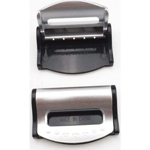 2pcs Car Seat Belts Clips Safety Adjustable Auto Stopper Buckle Plastic Clip for Skoda Octavia Fabia Rapid Superb Yeti Roomster