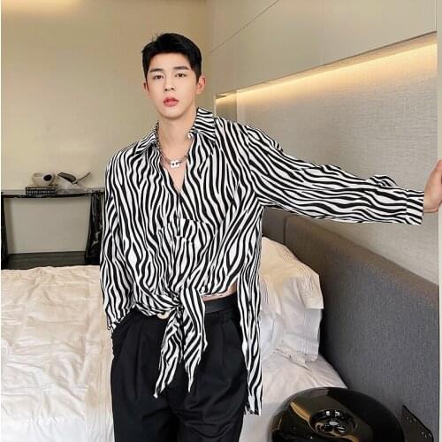 2021 Mens Zebra Stripe Print Loose Casual Pullover Shirt Male Dovetail Hem Pleated Design Shirt for Man Women Stage Clothing