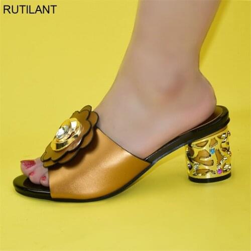 Latest Design African Women Wedding Shoes Decorated with Rhinestone Wedding Shoes Bride African Dress Women Ladies Dress Shoes