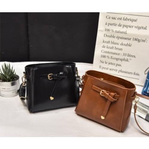 Retro Shoulder Bag Lady Bucket Bag Faux Leather Crossbody Bag for Women Small Square Handbag