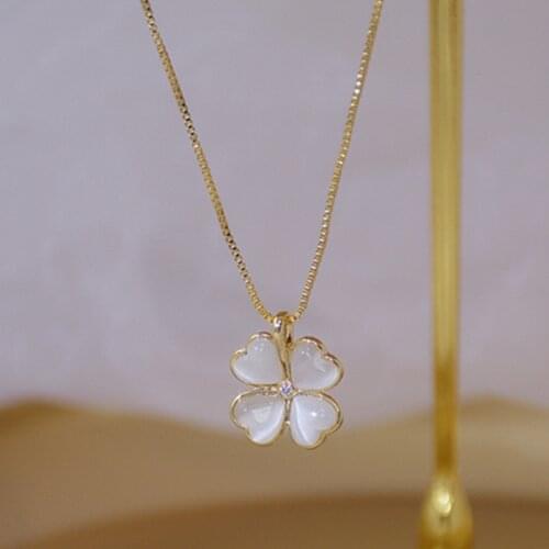 14k Real Gold Plated Jewelry Exquisite Leaf Clover Shape Simple Clavicle Chain Short Necklaces for Woman Shine Holiday Necklace