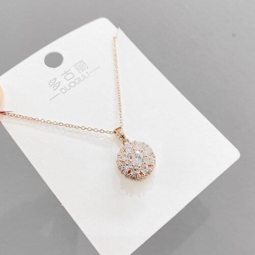 Korean Fashion Exquisite Micro Inlaid Zircon Necklace Clavicle Chain Pendant Female Korean Temperament Necklace Female Jewelry