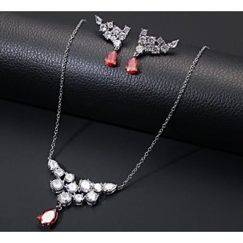 Lachaphew Chains