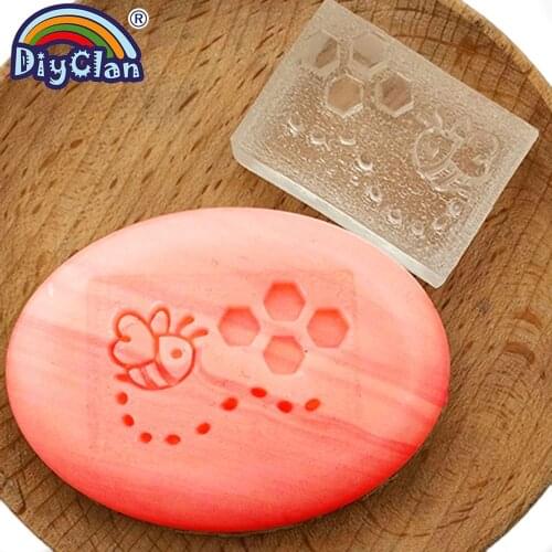 Honeybee handmade resin soap stamp custom seal DIY new resin Soap making mold Cartoon pattern soap chapter Z0164MF
